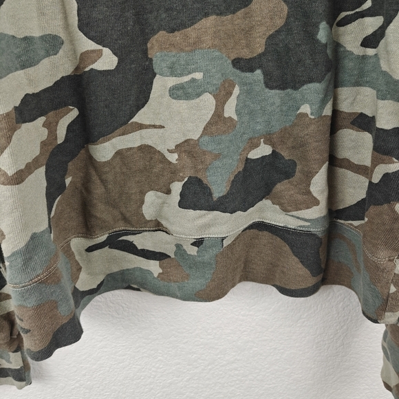 Monrow Nwot Camo Boxy Crewneck Sweatshirt Size Small Women's - Picture 8 of 12